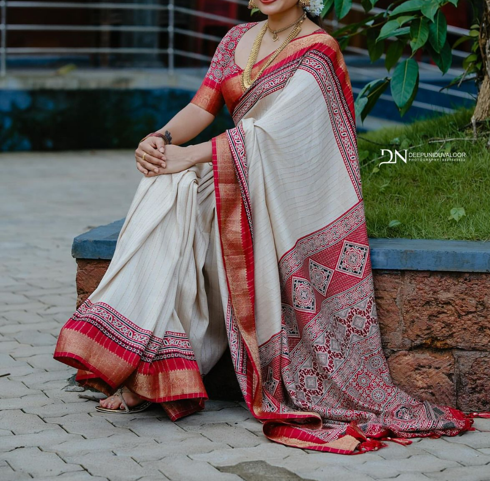 YEA BHI JAANE WALE HEAVY SAREE