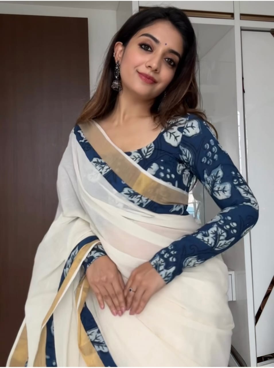 YEA LADKI HAYE WALE  PREMIUM LINEN COTTON SAREE