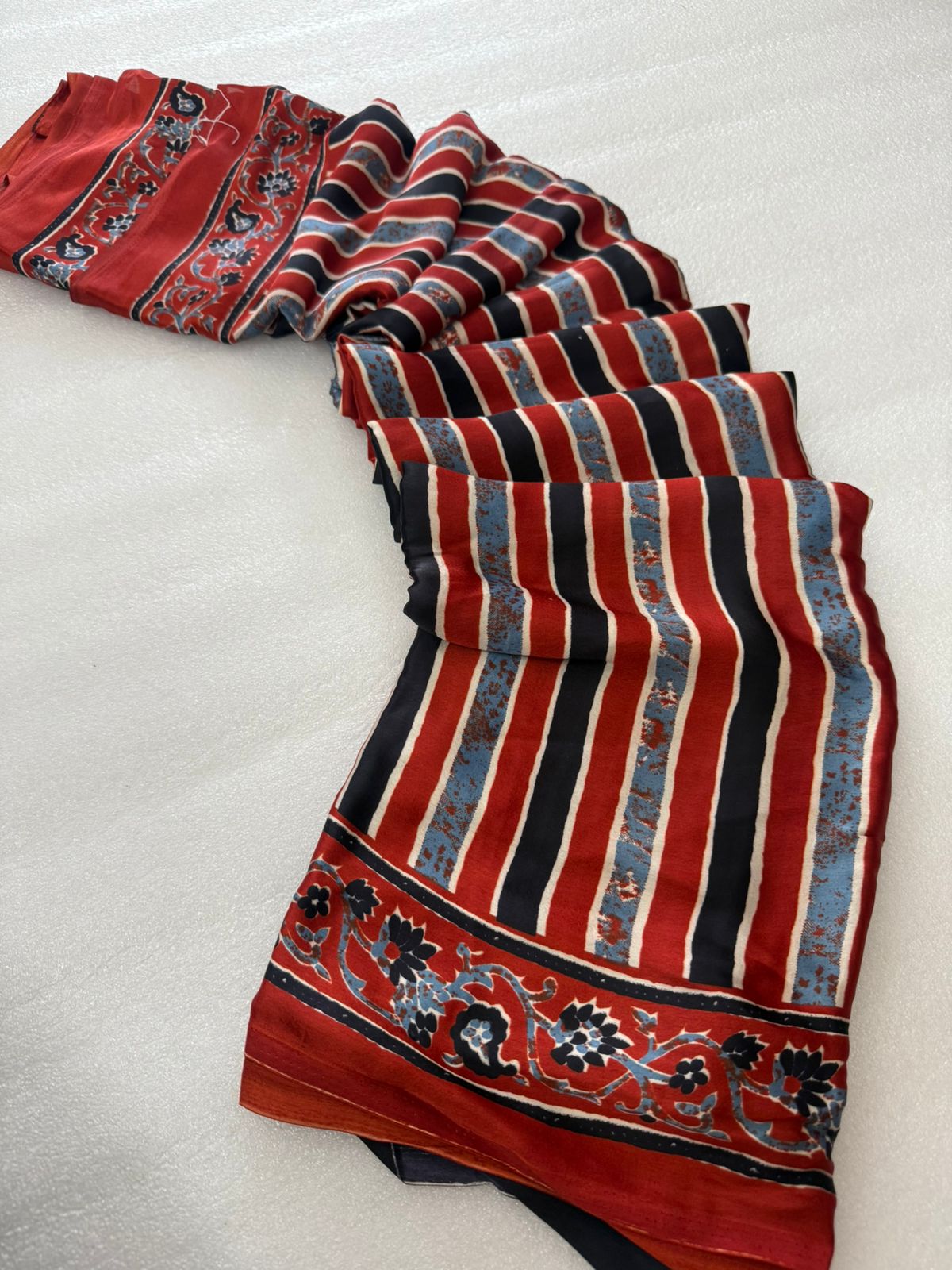 ME AAYA TUJKO LENE  -- PREMIUM MODAL SATIN SILK SAREE