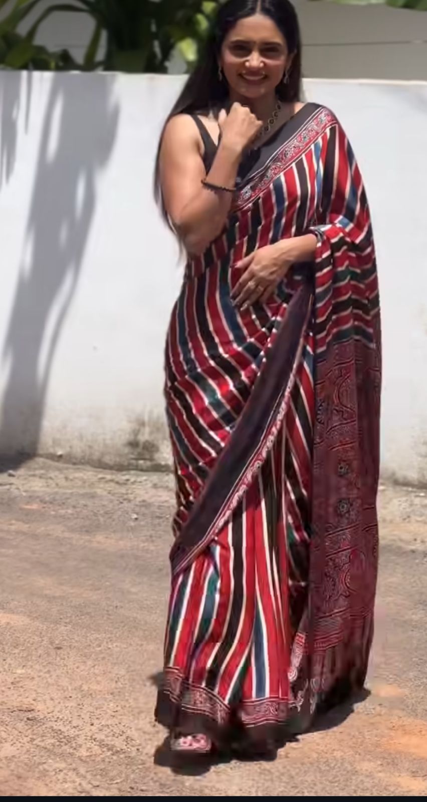 ME AAYA TUJKO LENE  -- PREMIUM MODAL SATIN SILK SAREE